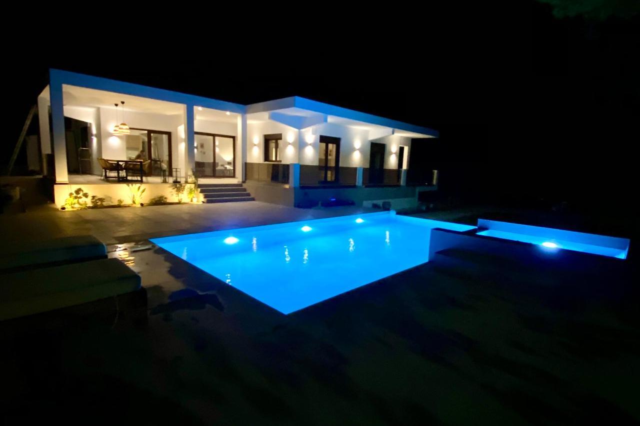 Luxury Villa Anemone With Private Pool Pastida Екстериор снимка